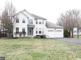 4928 Convent Ln, Philadelphia, PA 19114
