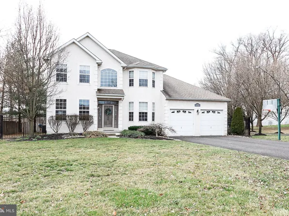 4928 Convent Ln, Philadelphia, PA 19114