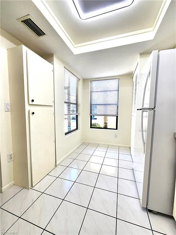 2 bed, 2.0 bath, 909 sqft, $1,600 — Photo 4
