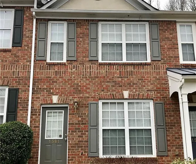 1581 Cove Creek Cir — Photo 1