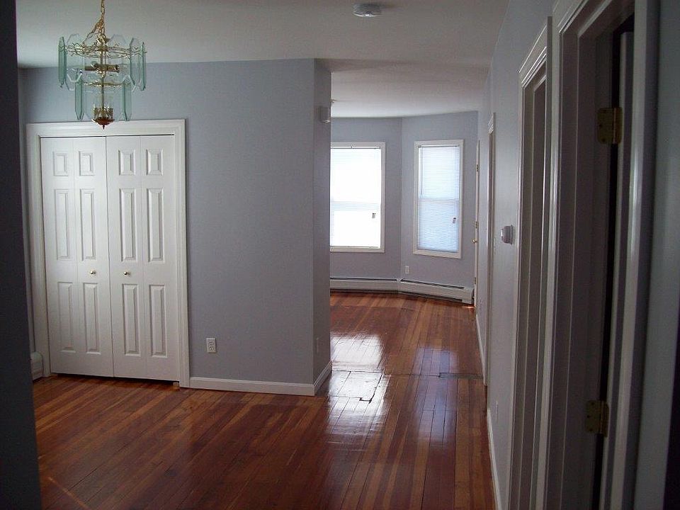 2nd image of 19 Welcome St #3
