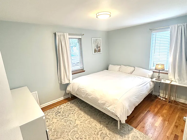 145 Niagara St — Photo 11