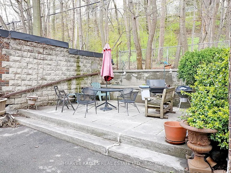 6 Poplar Plains Cres #MAIN — Photo 22