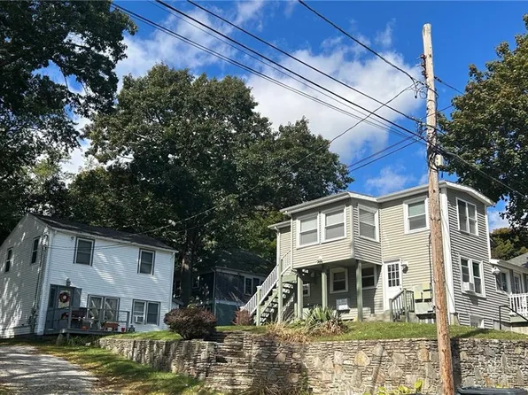 21 Plymouth St, East Greenwich, RI 02818