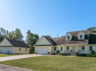 3027 Timberline Dr, Riverside, IA 52327