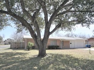 1012 E Inez St, Beeville, TX 78102