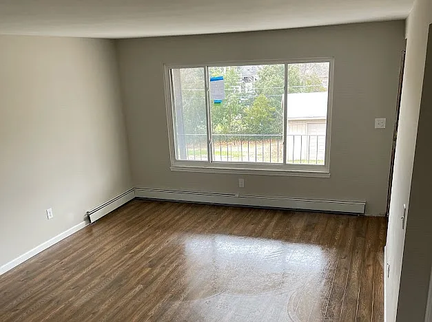 2 bed, $1,100 — Photo 4