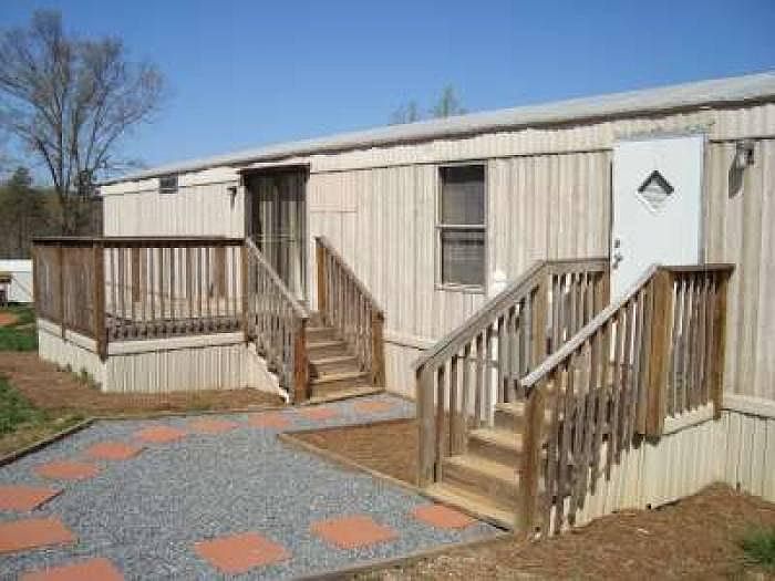 1st image of 211 Tall Pines Ln