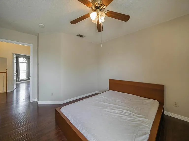1804 Chattham Ct — Photo 38