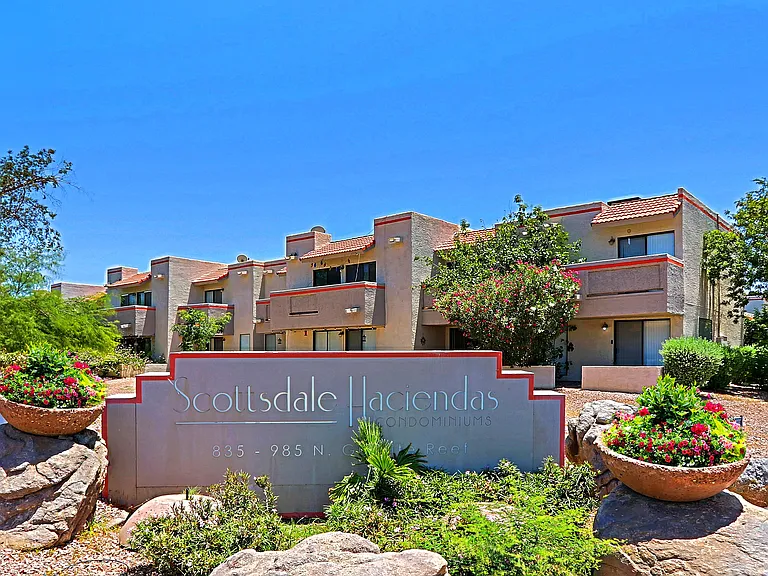 Scottsdale Haciendas — Photo 93