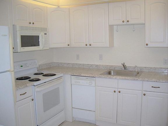 2nd image of 727 Flanders Dr #P
