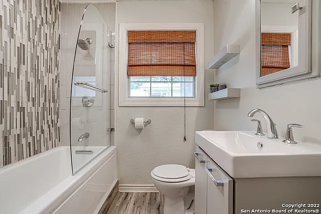 526 Marchmont Ln — Photo 17