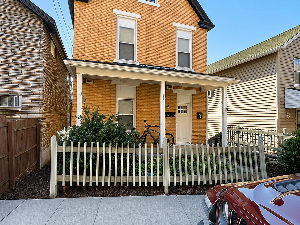 903 Johnston Ave #C