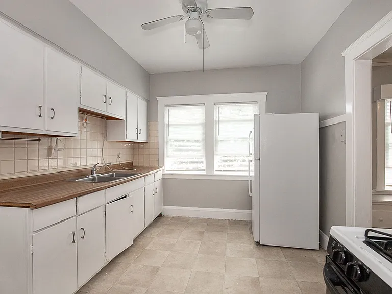 13416 Harlon Ave — Photo 2