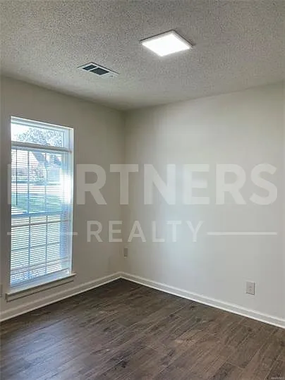 3121 Milan Dr — Photo 14