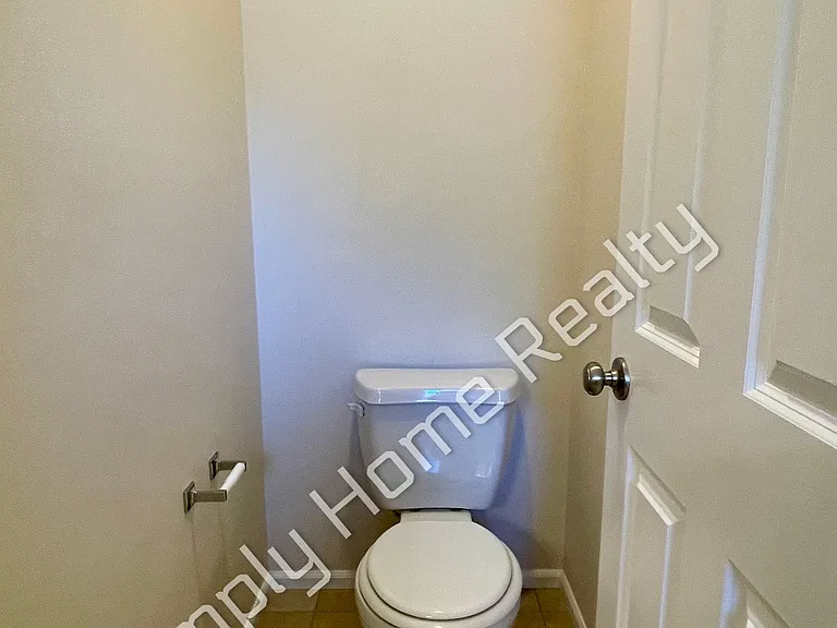 8715 Madrid St NE — Photo 15