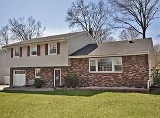 26 Lord Stirling Dr, Parsippany, NJ 07054