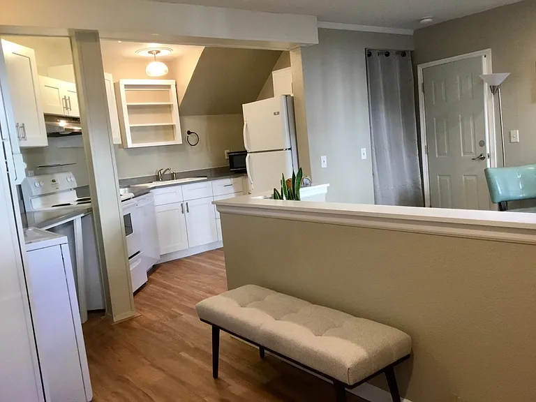 518 W 15th Ave — Photo 3