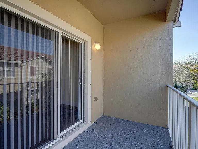9075 Plymouth Pl — Photo 8