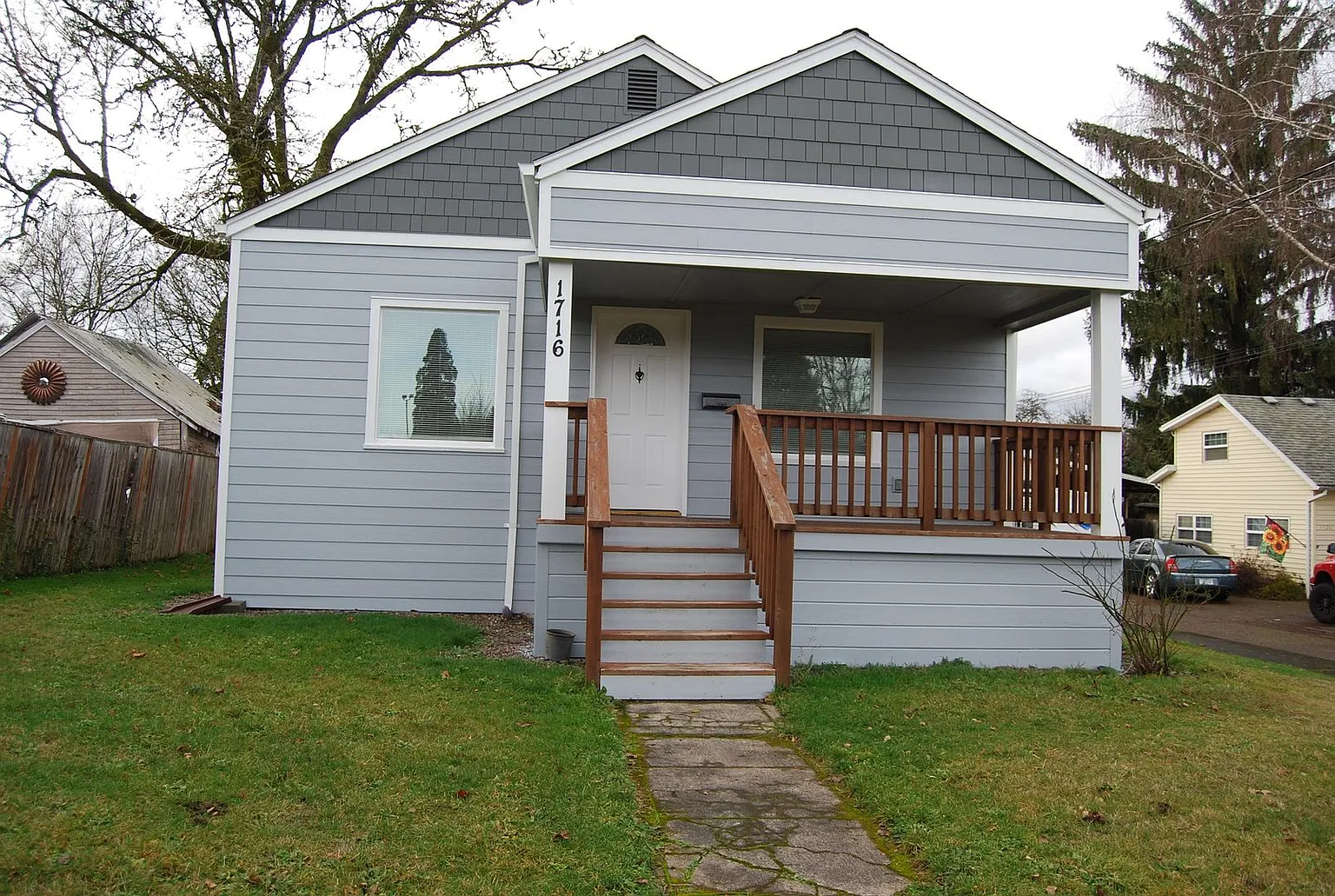 1716 Birch St photo 1