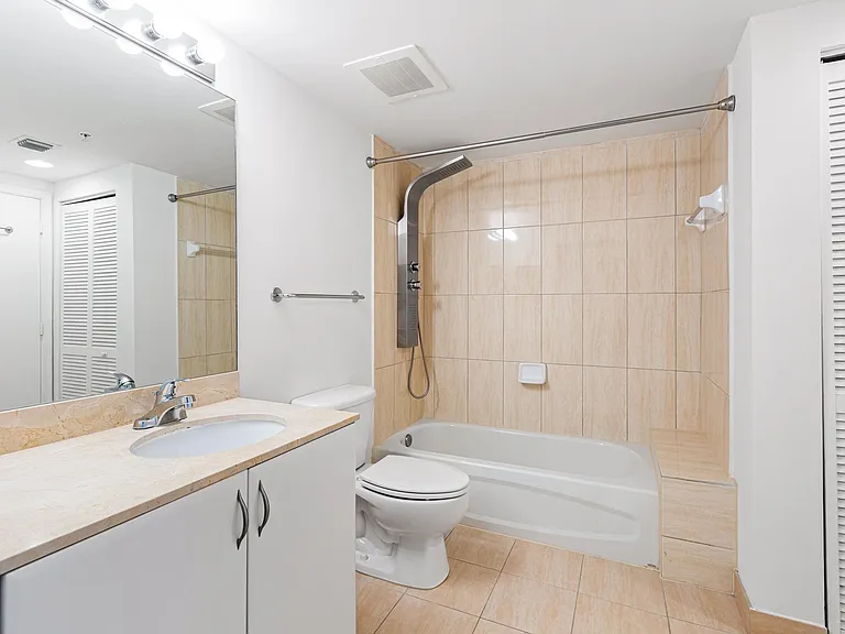 1750 N Bayshore Dr #2409 — Photo 14