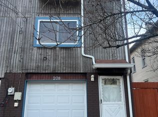 208 Seaman St, New Brunswick, NJ 08901