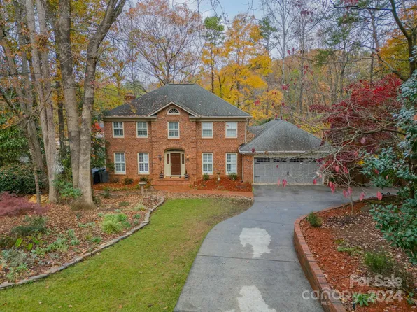 9201 Doe Ct, Charlotte, NC 28277