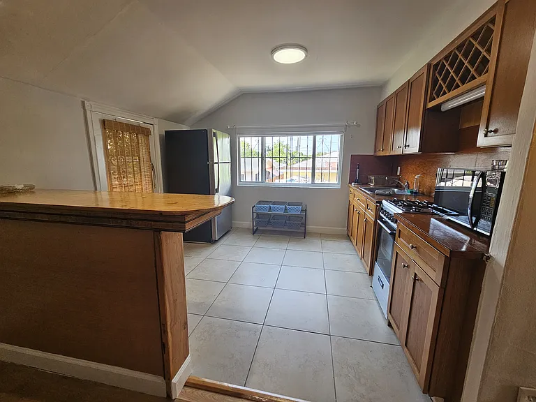 2358 NW 32nd St — Photo 3