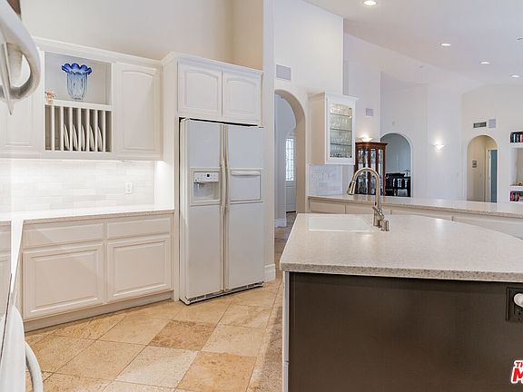 3rd image of 15357 Iron Canyon Rd