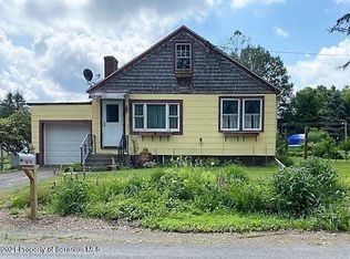 799 Elk Lake Dr, Waymart, PA 18472