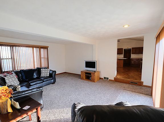 5th image of 3123 Coleman Ave