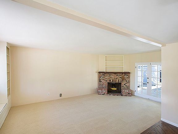 5th image of 23127 Sylvan St