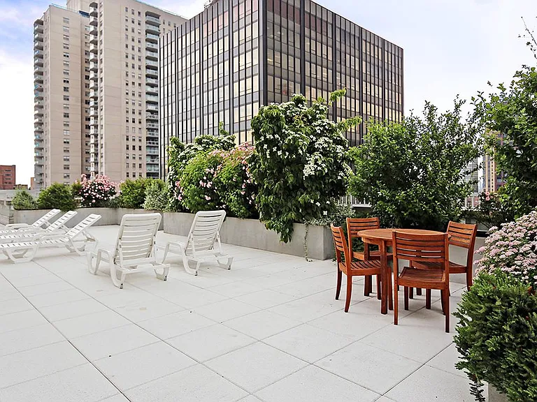 333 E 56th St #14N — Photo 9