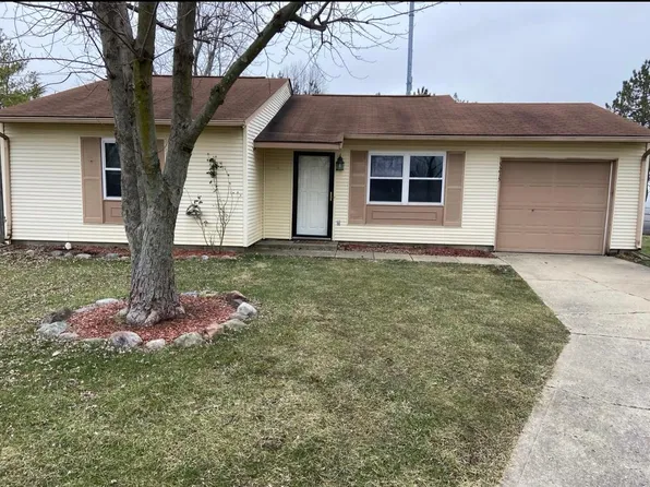 5215 Padre Ln, Indianapolis, IN 46237