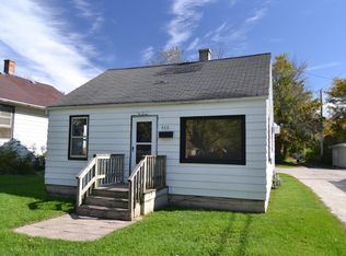 406 Cayuga St, Joliet, IL 60432