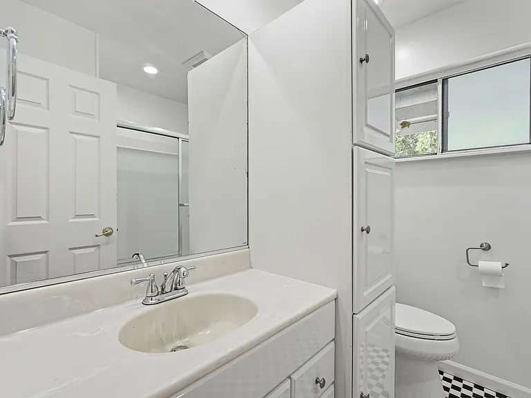 1835 Sandalwood Dr — Photo 21