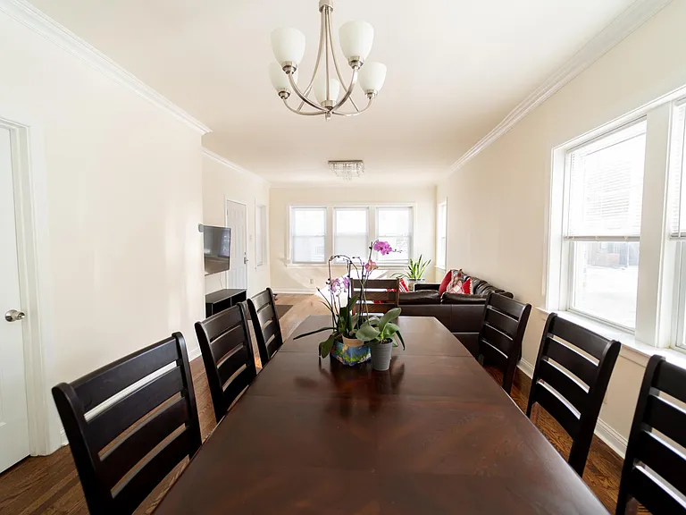 3328 S Lituanica Ave — Photo 4