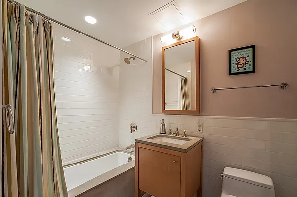 Rented by CORE | media 8