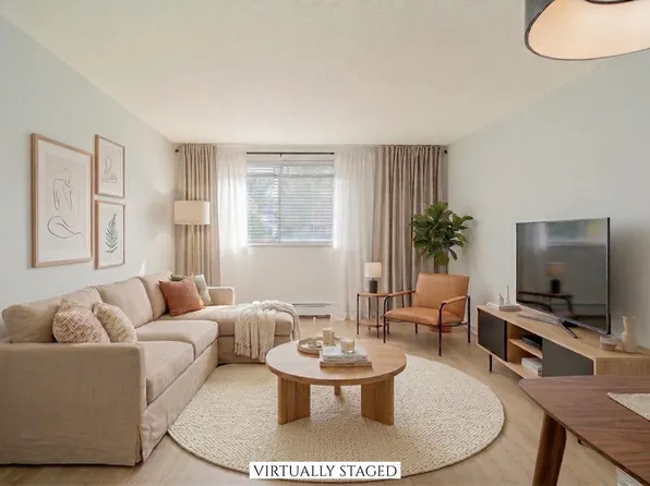 800 Governors Dr APT 17, Winthrop, MA 02152