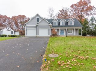 59 Carriage Rd, Chicopee, MA 01013