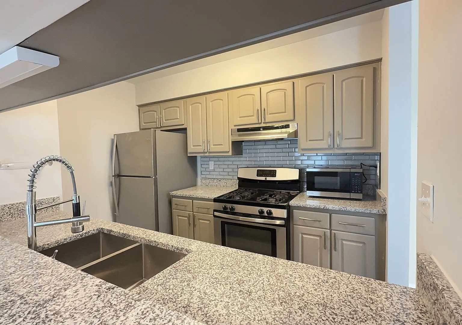 3-Bedroom Virginia Beach Home with Fenced Yard & Spacious Livin — Photo 3