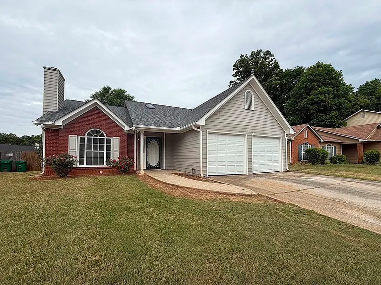 3711 Sandy Shoals Ln — Photo 1