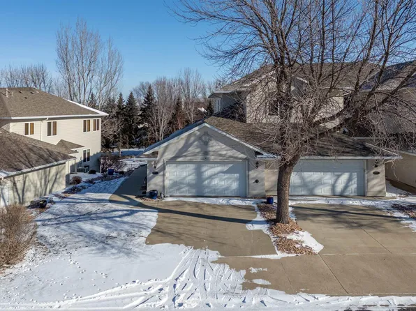 5800 S Shadow Wood Pl, Sioux Falls, SD 57108