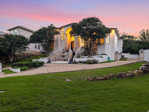 3rd image of 3 BENCHWOOD CIR