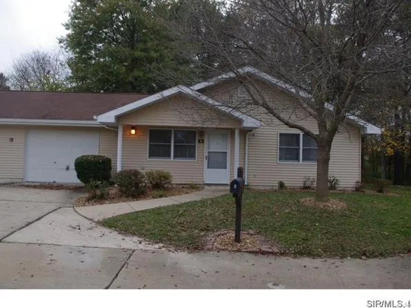 6 Latzer Ln, Highland, IL 62249