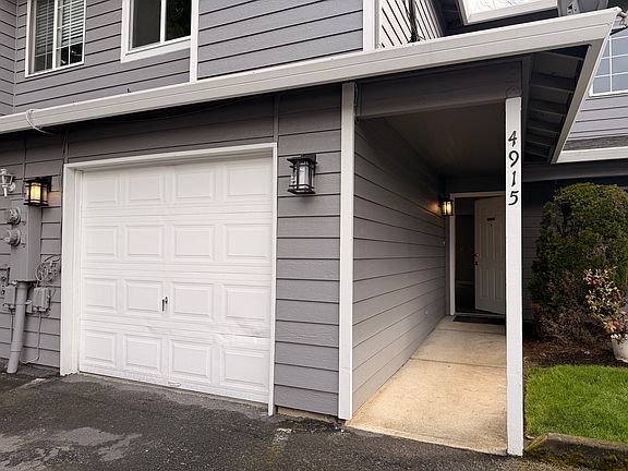 2nd image of 4915 NE 118th Ct