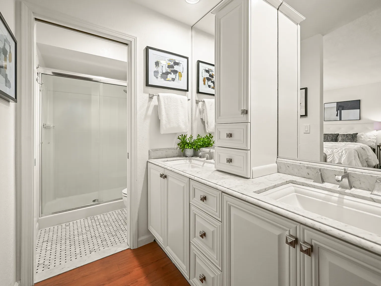 7556 Silvertree Ln — Photo 3