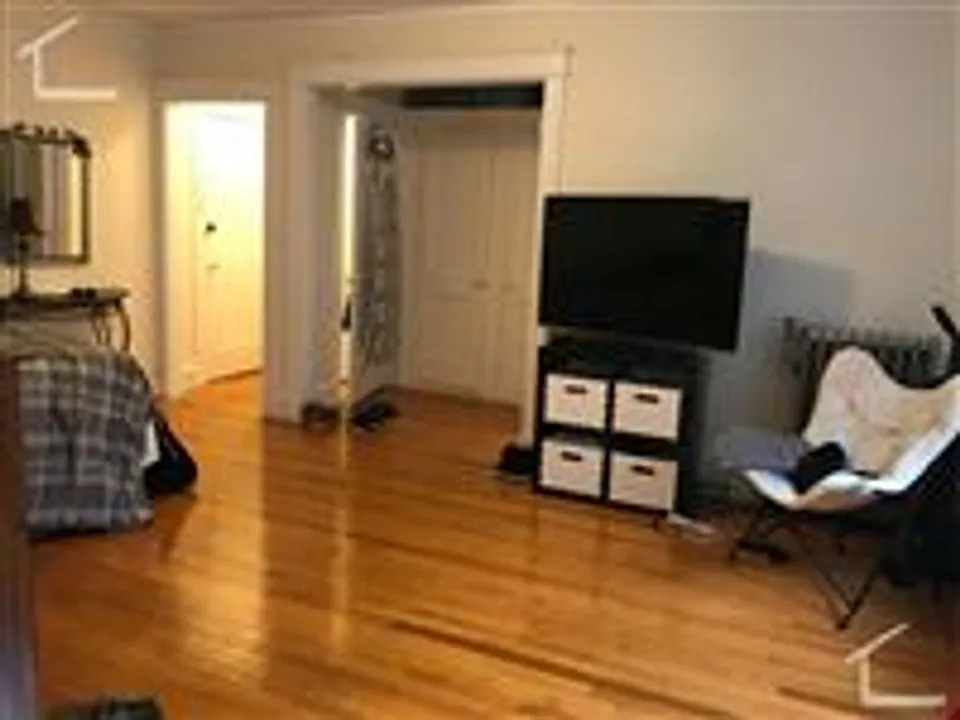 89 Washington St #101