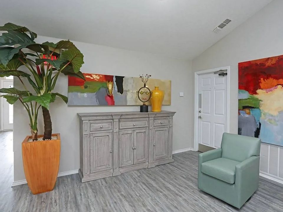 Leasing Office