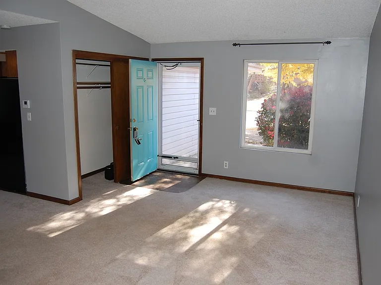 3724 Clover Circle — Photo 5